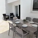 Casa Maria Joao לאגוּ‏ש